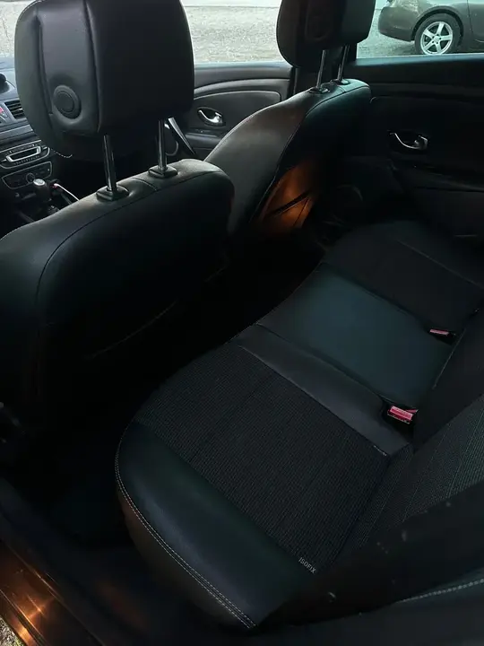 Renault Mégane 2010 photo 3