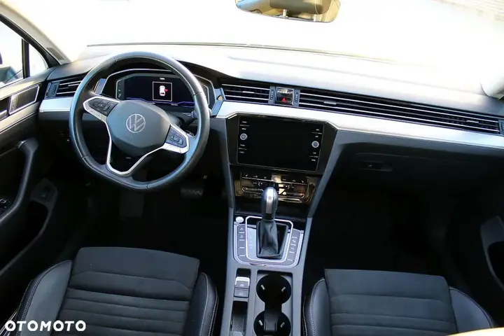 Volkswagen Passat Variant 2023 photo 3