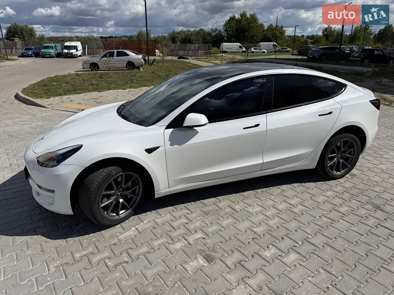 Tesla Model 3 2022 photo 2