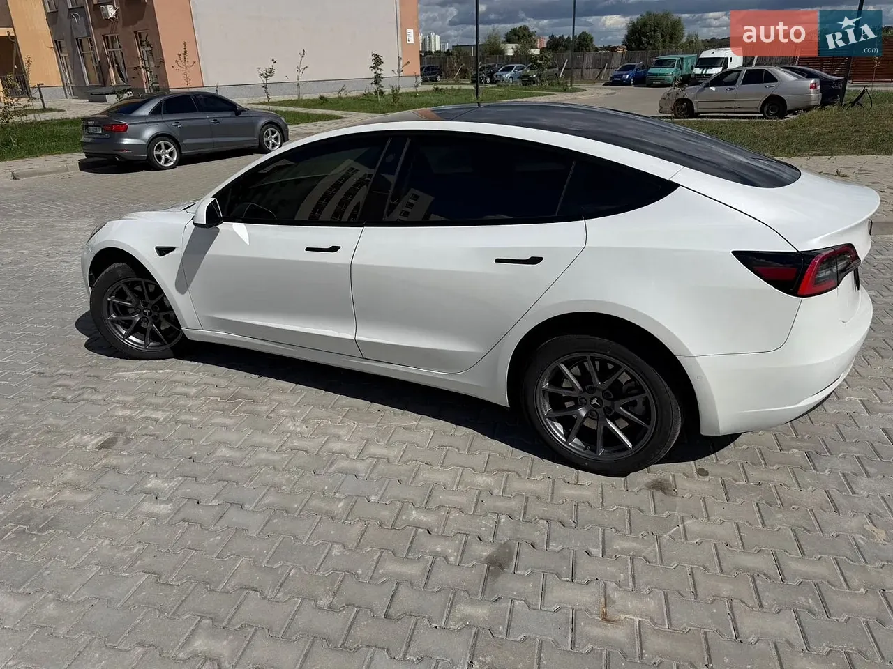 Tesla Model 3 2022 photo 4