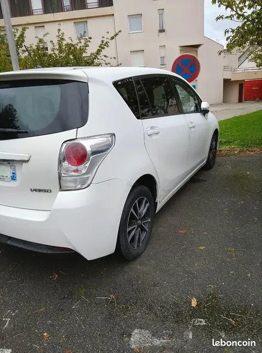 Toyota Verso 2015 photo 4