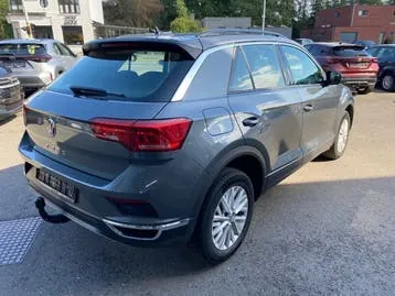 Volkswagen T-Roc 2019 photo 2