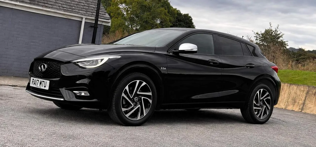 Infiniti Q30 2017 photo 2
