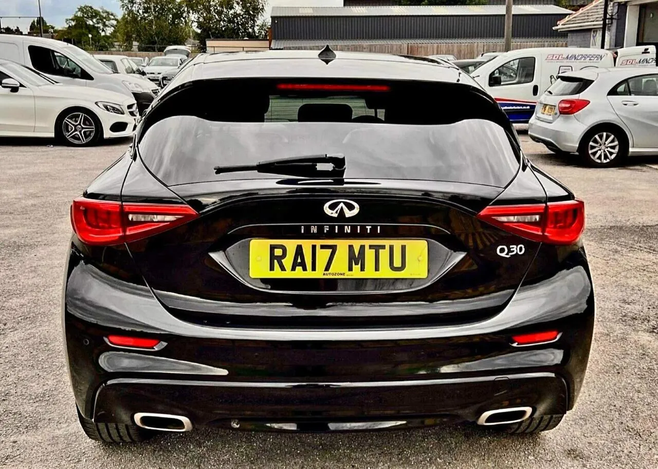 Infiniti Q30 2017 photo 4