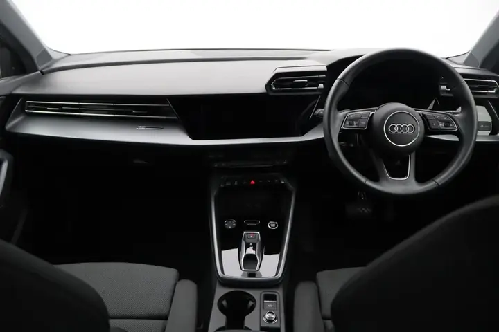 Audi A3 2025 photo 2