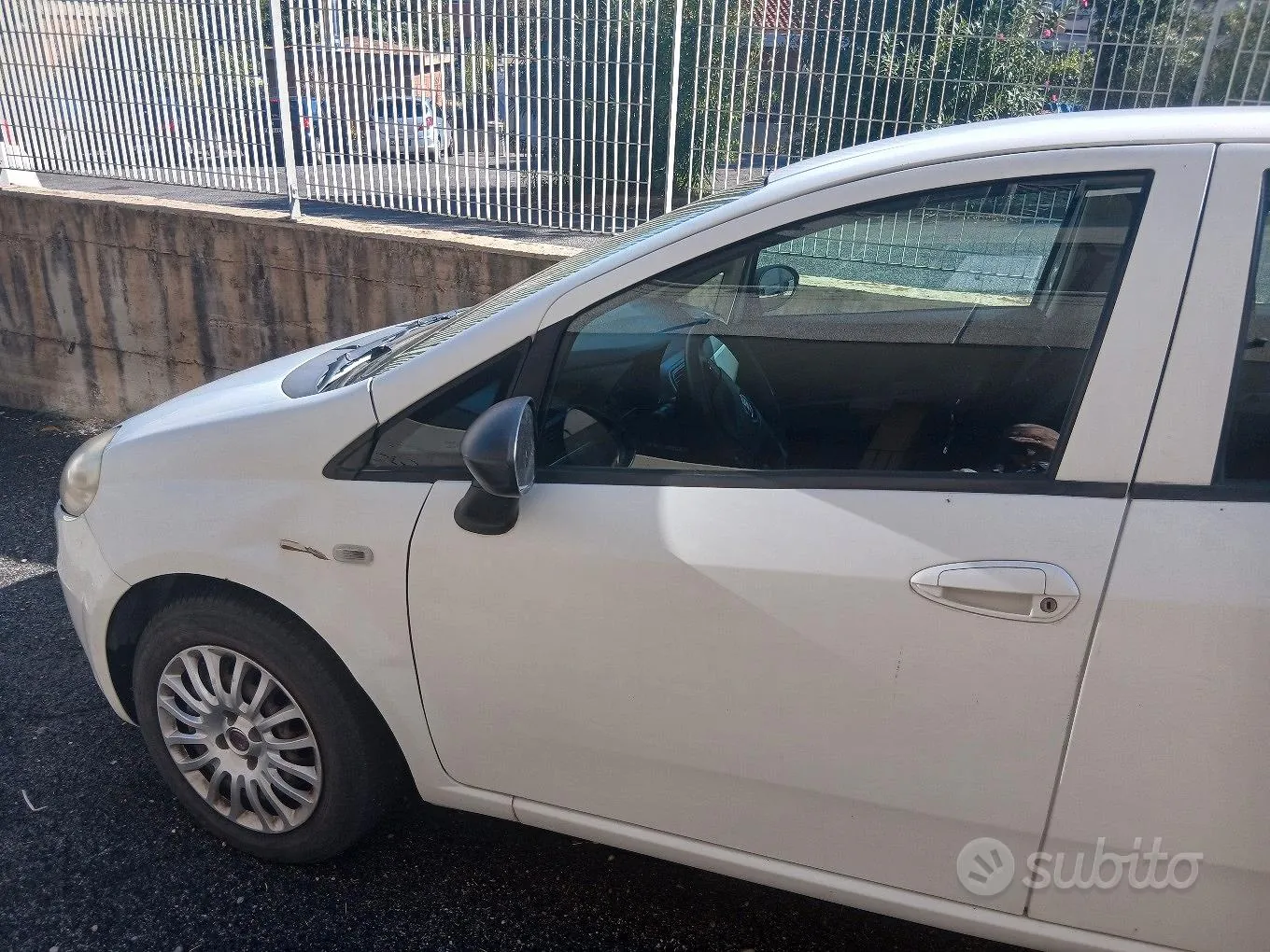 Fiat Punto 2008 photo 2