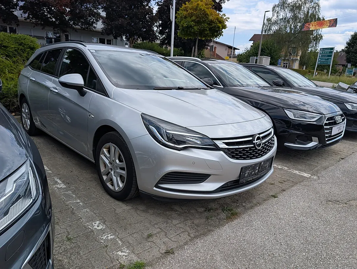Opel Astra 2019 photo 2