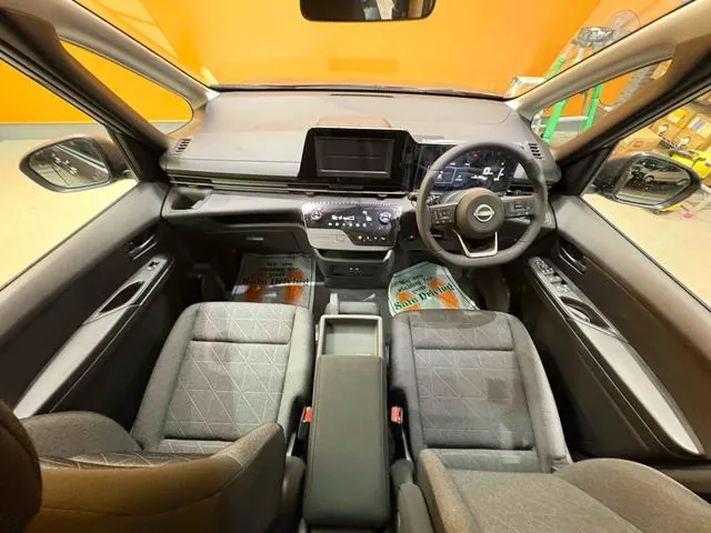Nissan Serena 2026 photo 2