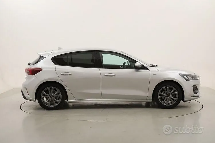 Ford Focus 2025 photo 3