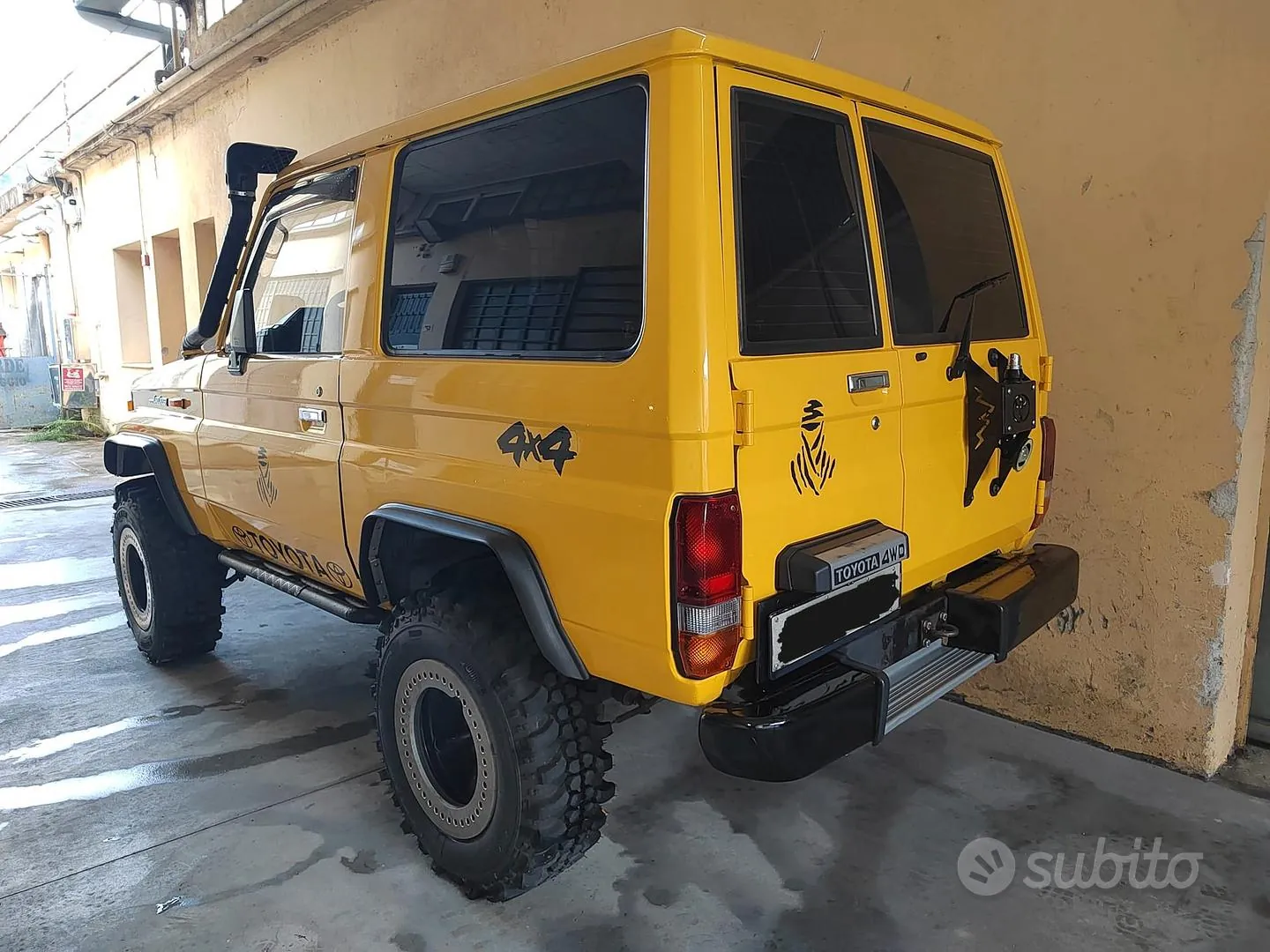 Toyota Land Cruiser 1982 photo 2