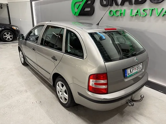 Skoda Fabia 2008 photo 3