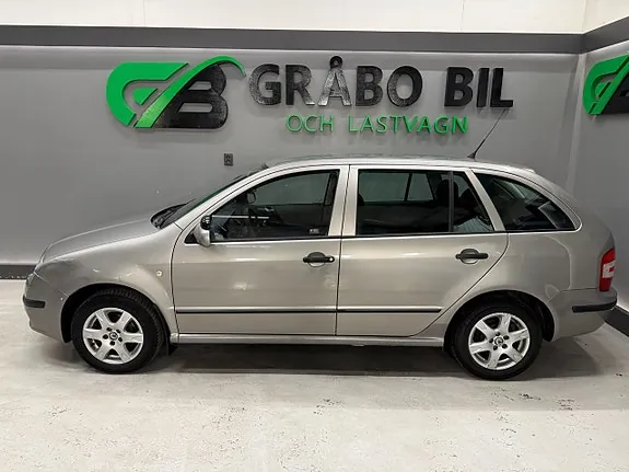 Skoda Fabia 2008 photo 2