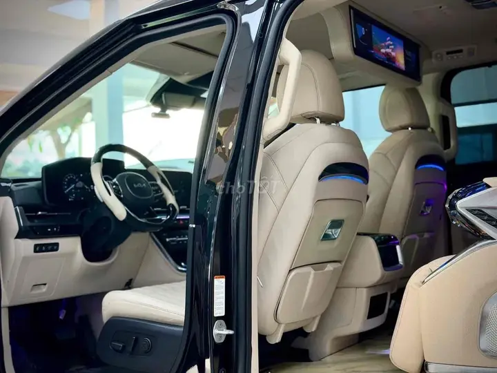 Kia Carnival 2023 photo 2