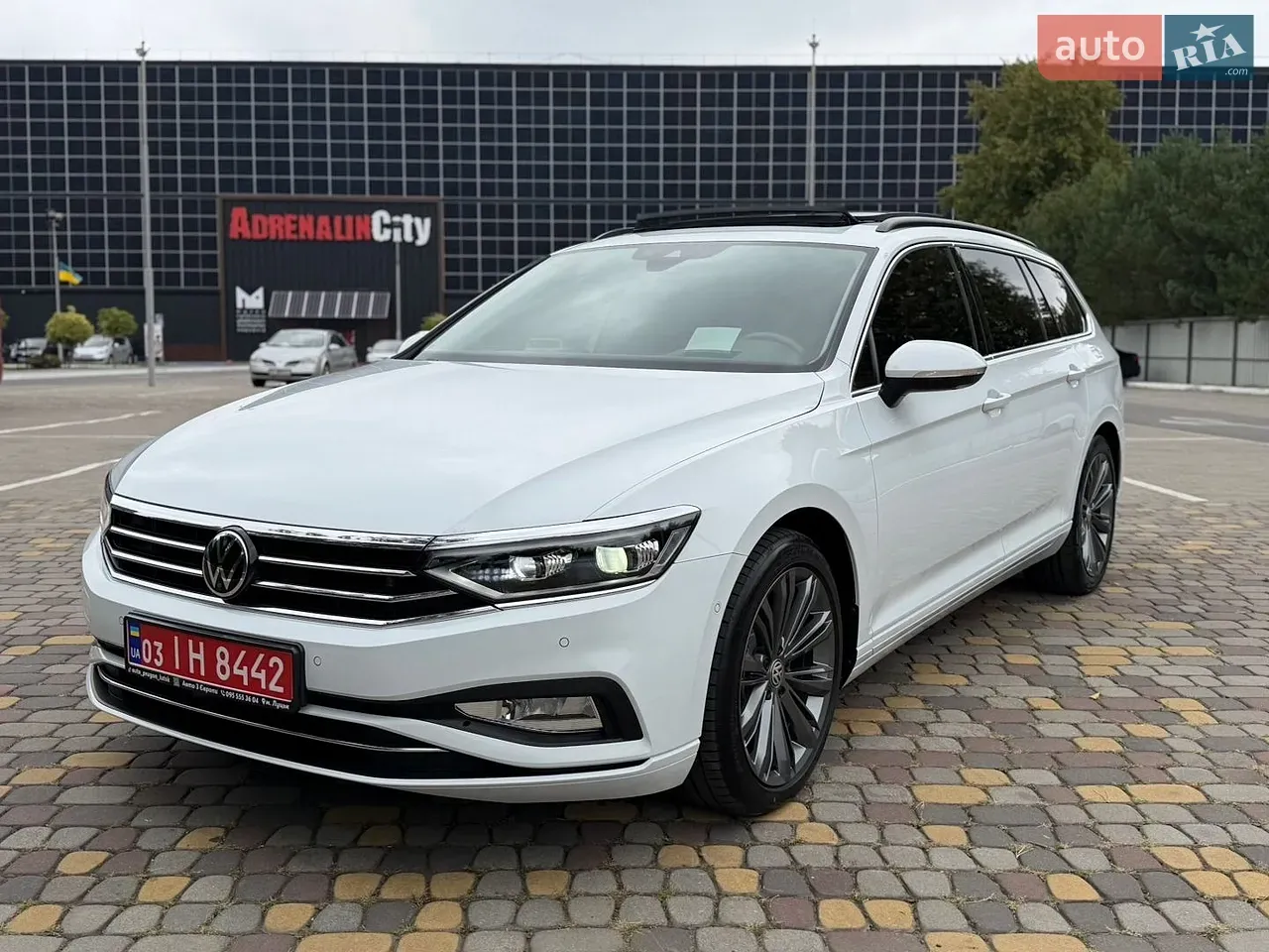 Volkswagen Passat 2023 photo 2