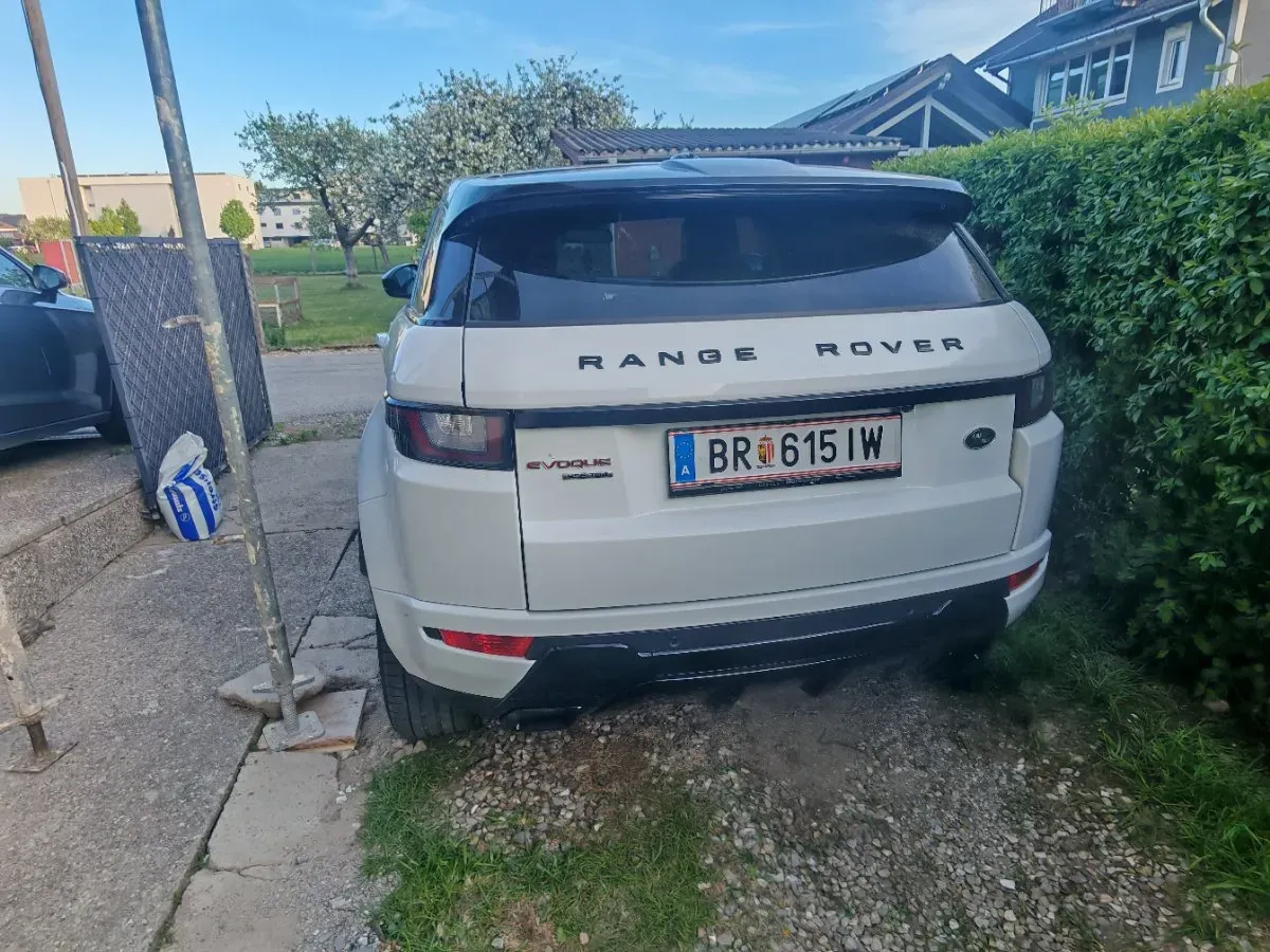 Land Rover Range Rover Evoque 2015 photo 2