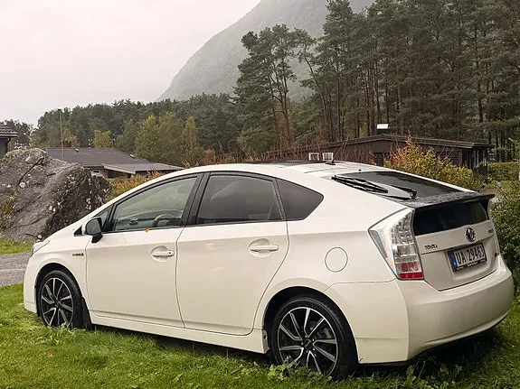 Toyota Prius 2012 photo 2