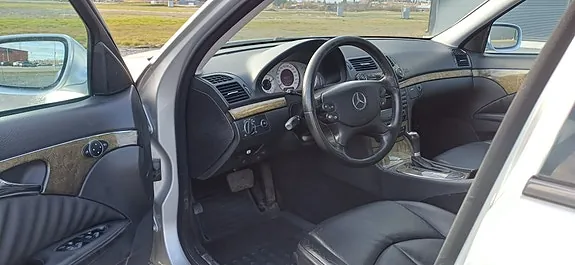 Mercedes-Benz E200 2007 photo 3