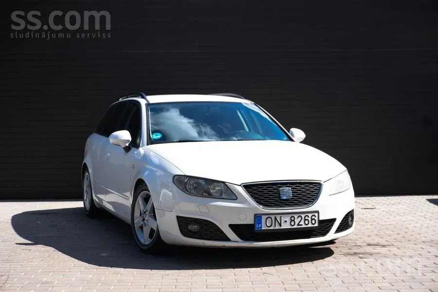Seat Exeo 2011 photo 2