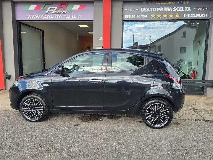 Lancia Ypsilon 2021 photo 2