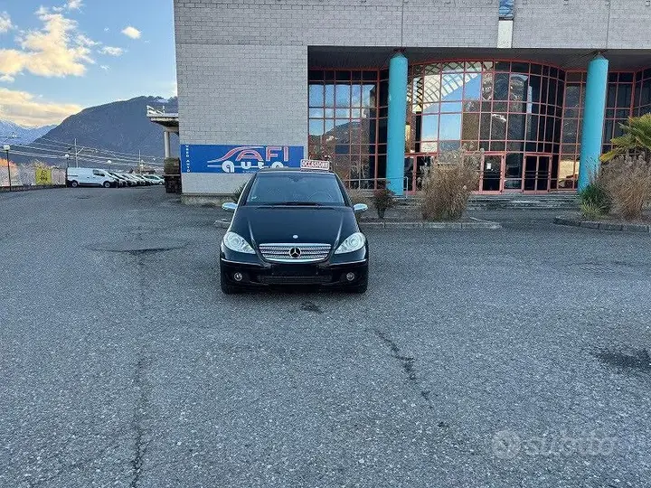 Mercedes-Benz A200