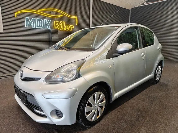 Toyota Aygo 2012 photo 2