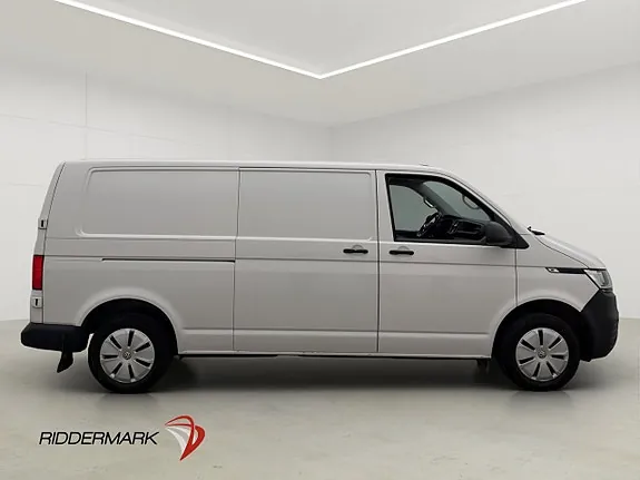 Volkswagen Transporter 2023 photo 2