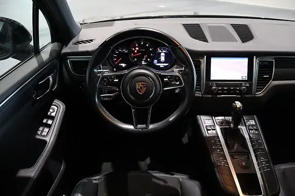 Porsche Macan 2017 photo 2