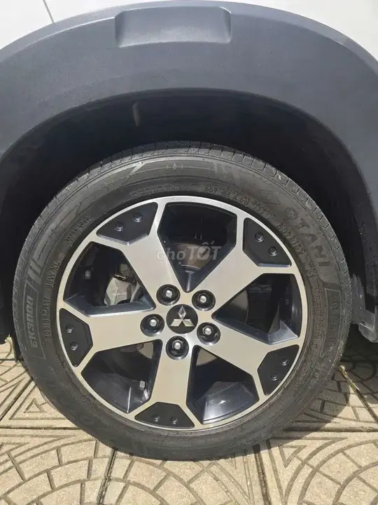 Mitsubishi Xpander Cross 2020 photo 3