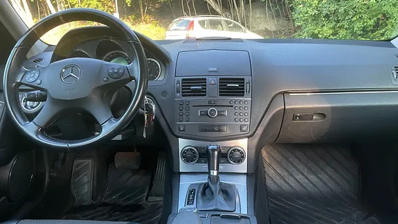 Mercedes-Benz C180 2011 photo 5