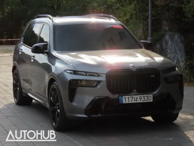 BMW X7 2023 photo 2
