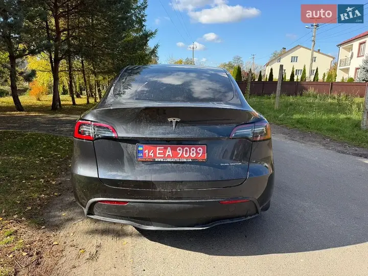 Tesla Model Y 2024 photo 3