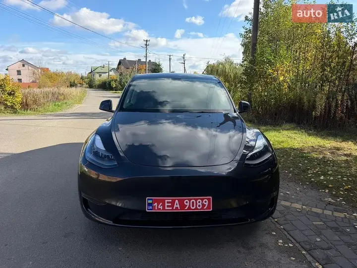 Tesla Model Y 2024 photo 2