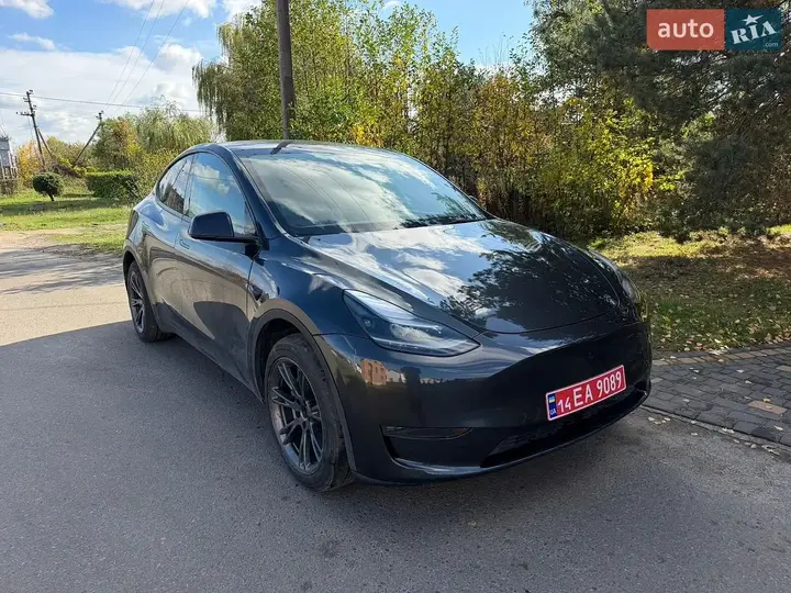 Tesla Model Y 2024 photo 4
