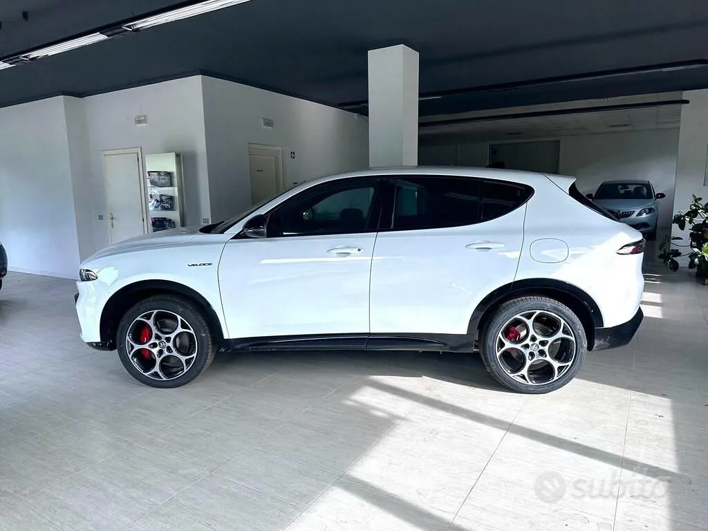 Alfa Romeo Tonale 2024 photo 2