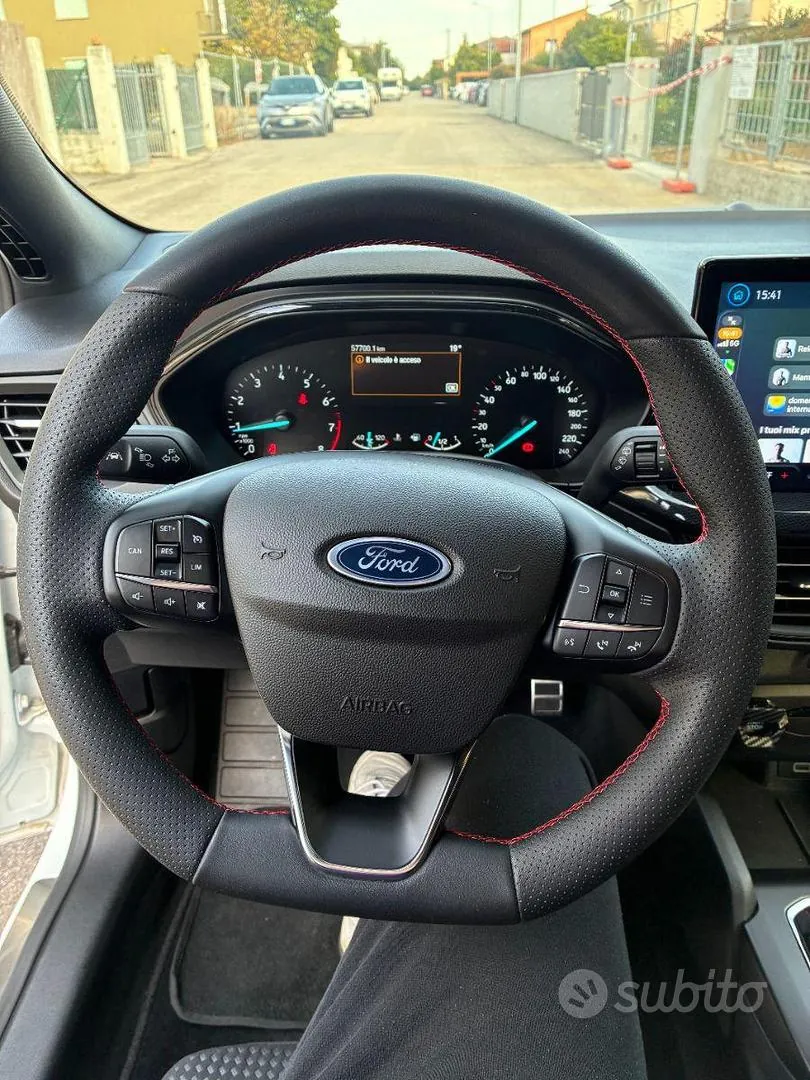 Ford Focus 2023 photo 4