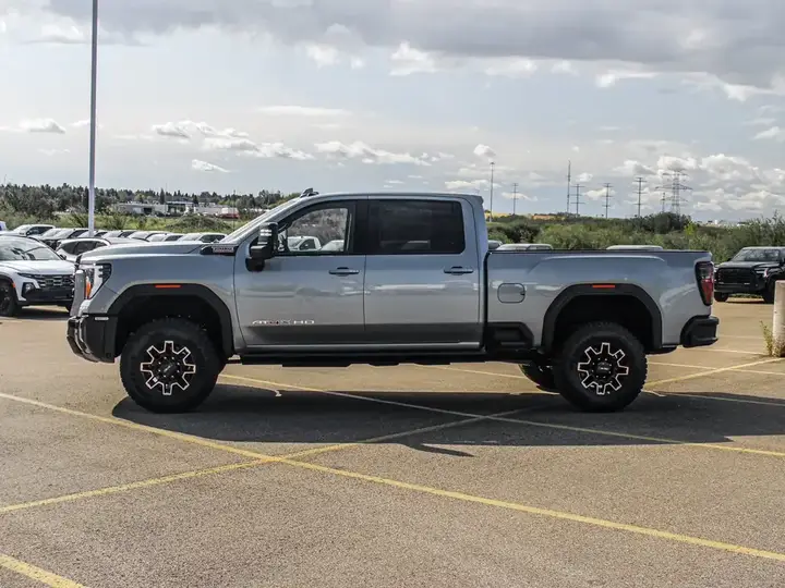 GMC Sierra 2500Hd 2026 photo 5
