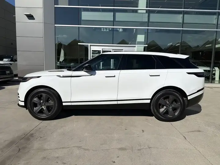 Land Rover Range Rover Velar 2025 photo 5