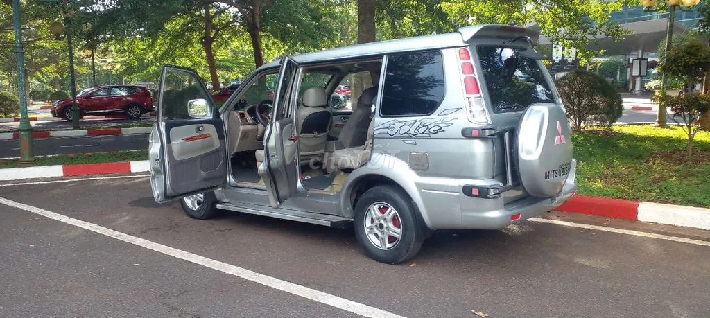 Mitsubishi Jolie 2004 photo 2