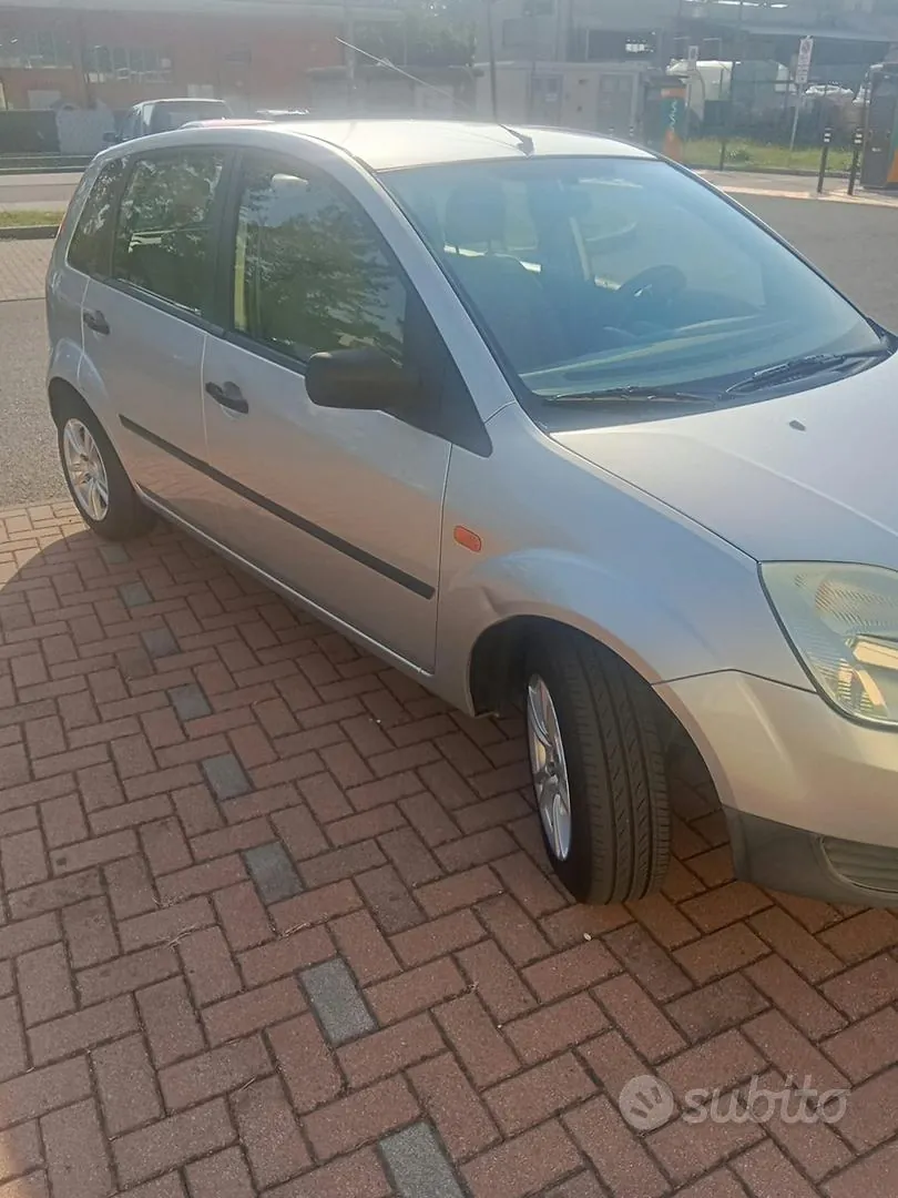 Ford Fiesta 2003 photo 4
