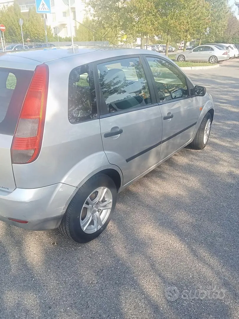 Ford Fiesta 2003 photo 5