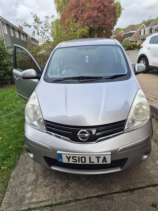 Nissan Note 2010 photo 3