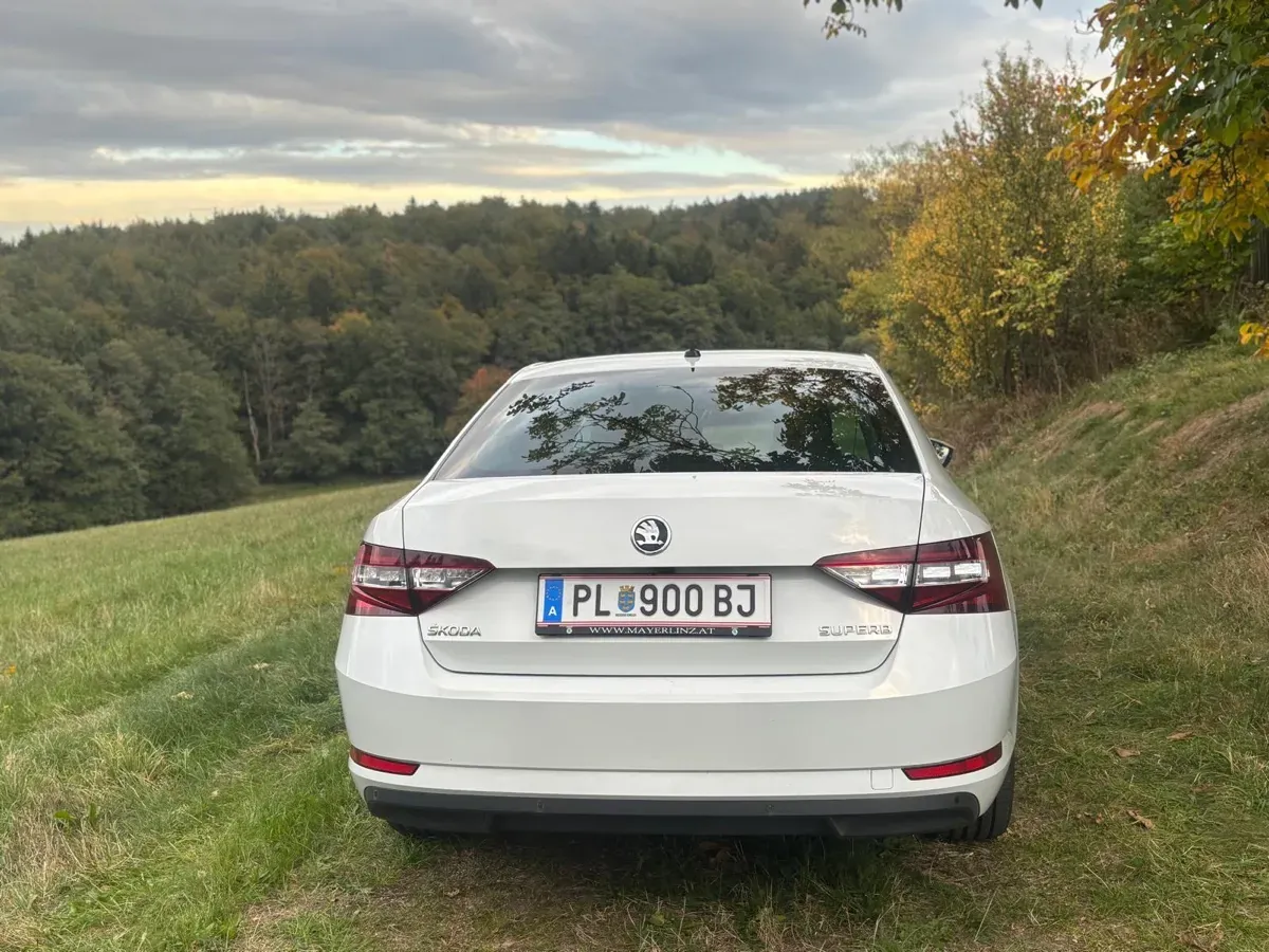 Skoda Superb 2015 photo 3
