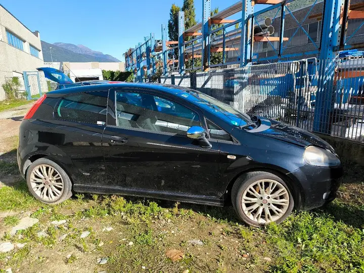 Fiat Grande Punto 2008 photo 4