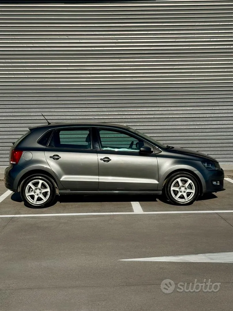 Volkswagen Polo 2014 photo 2
