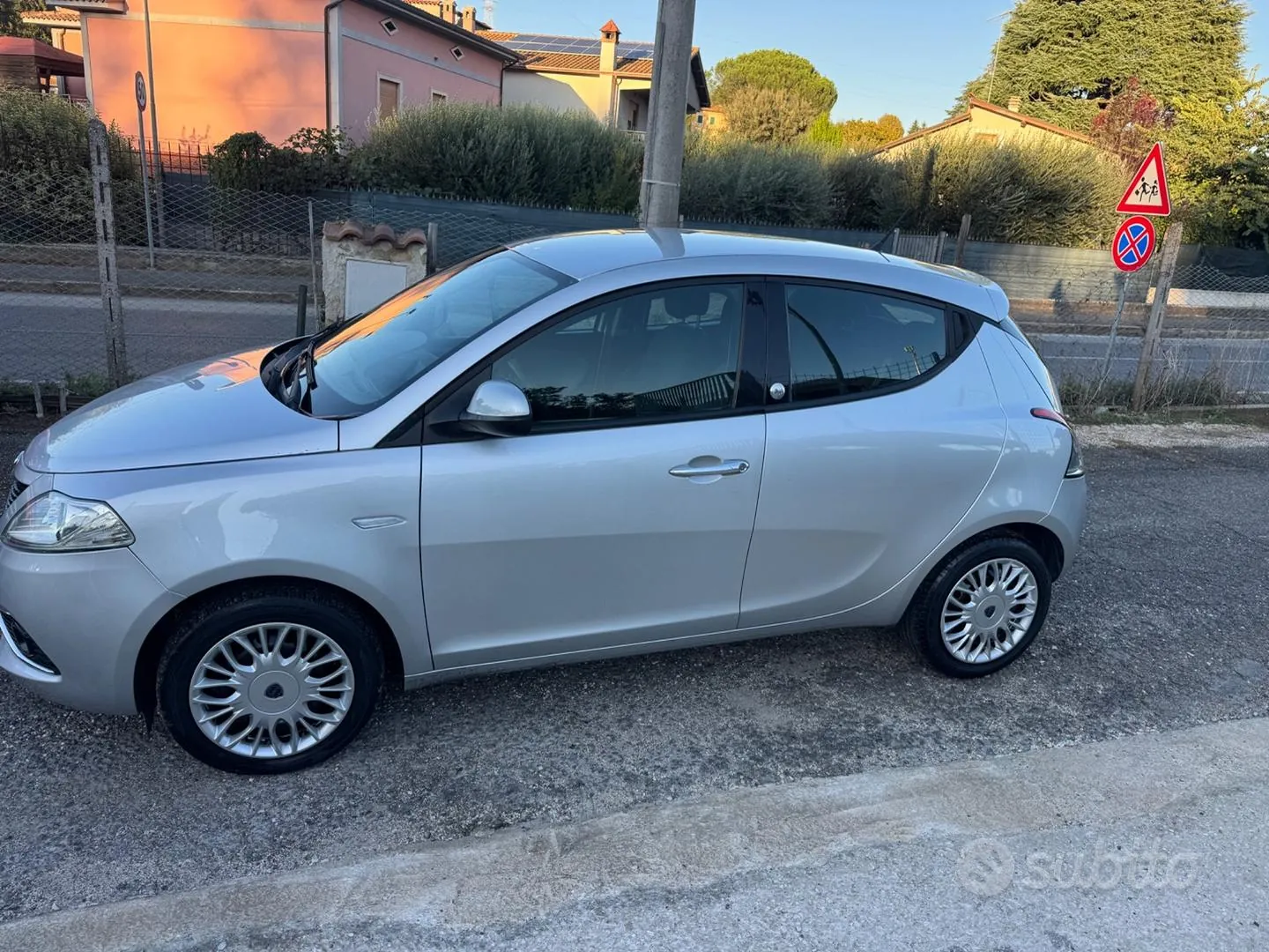 Lancia Ypsilon 2017 photo 2
