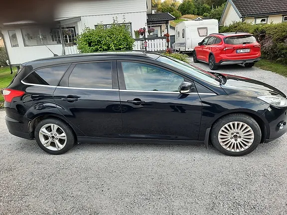 Ford Focus 2012 photo 2