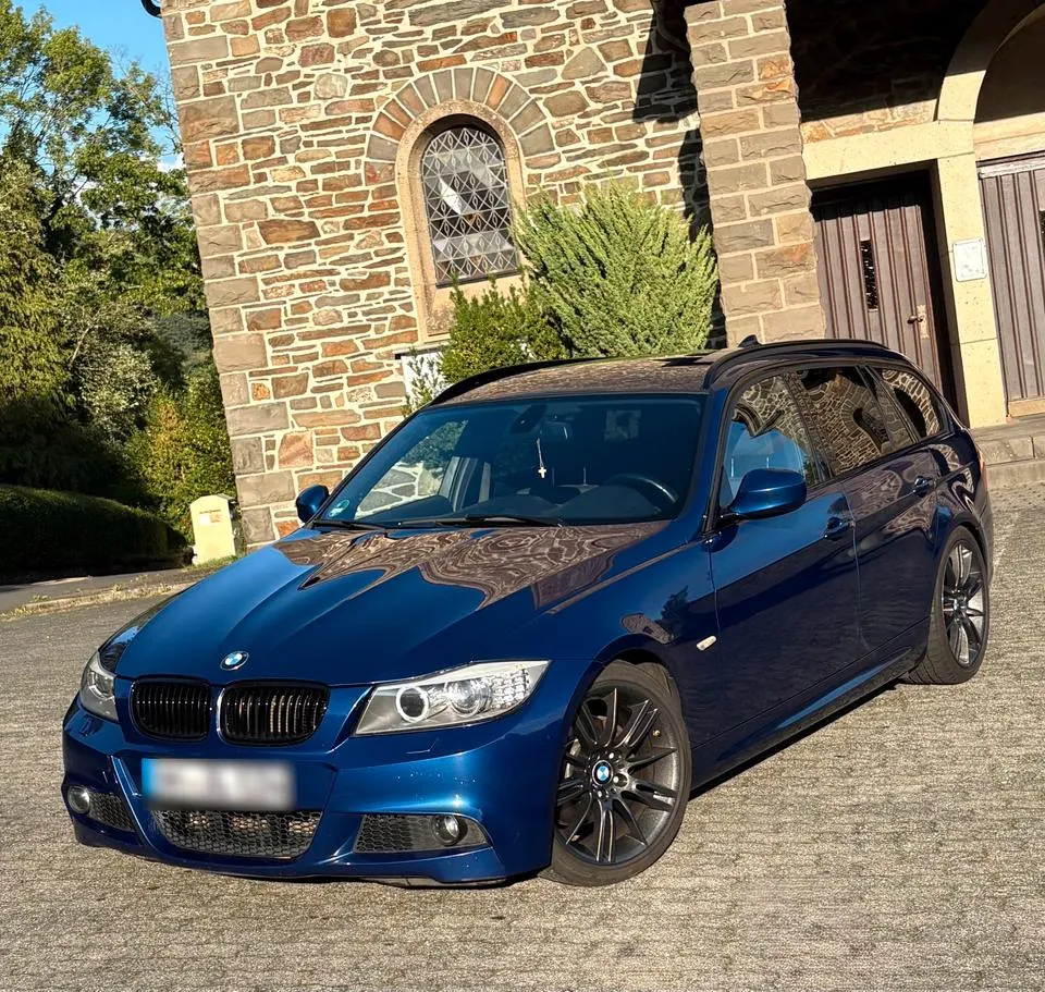 BMW 320I