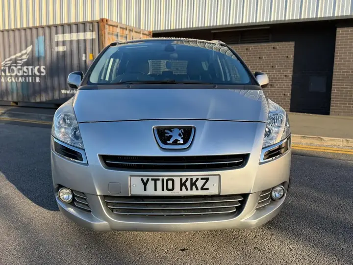 Peugeot 5008 2010 photo 2