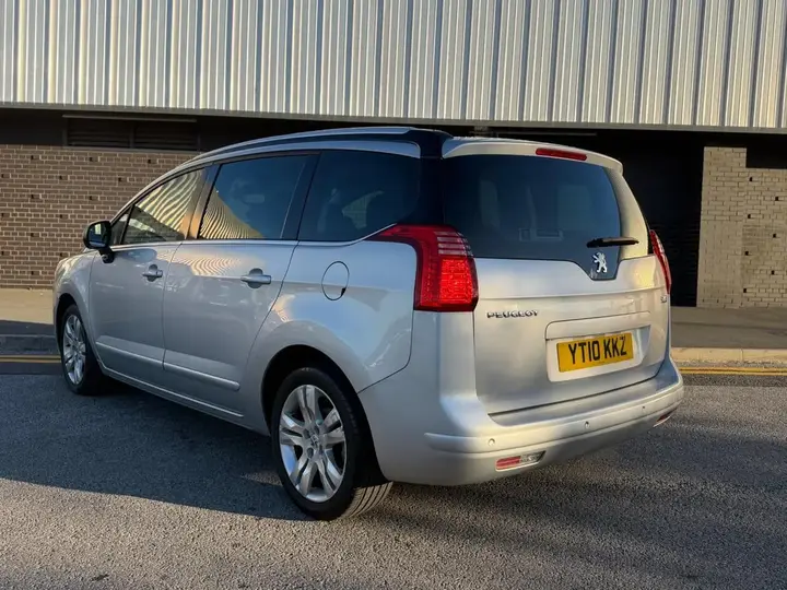 Peugeot 5008 2010 photo 4