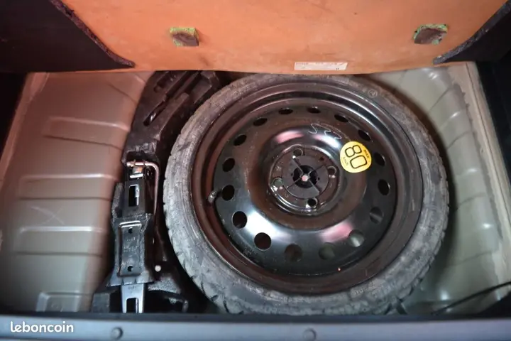 Nissan Note 2011 photo 5